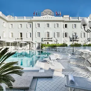 ***** Hotel Grand Des Bains Italien